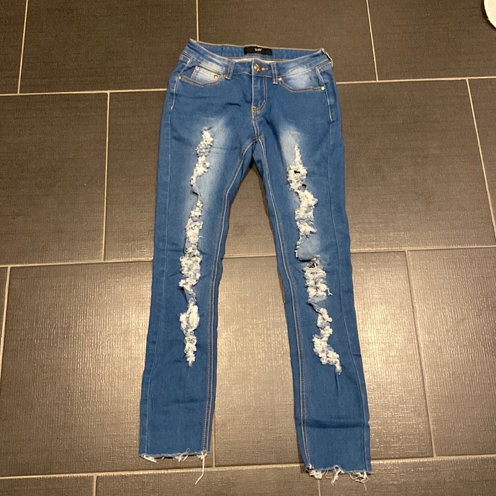 stretchy ripped jeans!